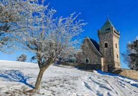 Za zimní krásou romantického kostelíka