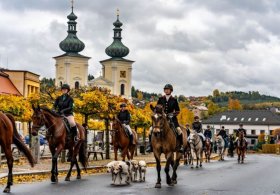 Hubertovy jízdy jsou oslavou koní