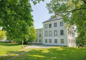 Od Balónového zámku k hraběcímu parku